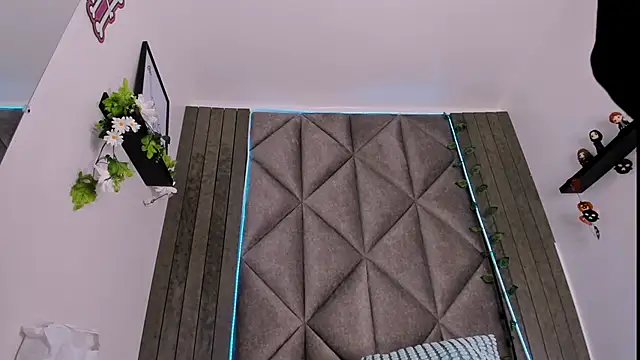 AbbyWathson online show from October 30, 2025, 7:25 pm