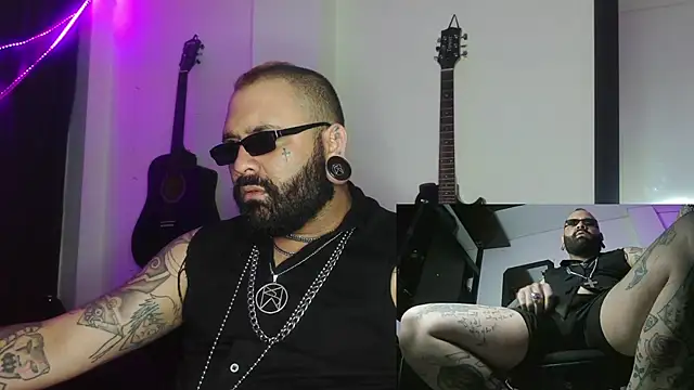 darkclothes online show from December 27, 2024, 8:24 am