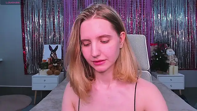 Snapshot of MadelineS69 chatting on February 12, 2025, 5:26 am MadelineS69 online show from February 12, 2025, 5:26 am