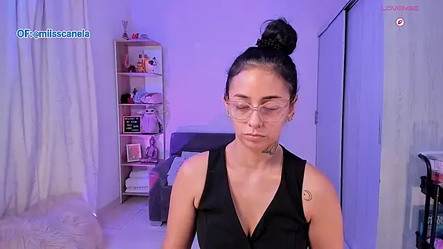 Aleja24Evans online show from November 28, 2025, 12:13 am