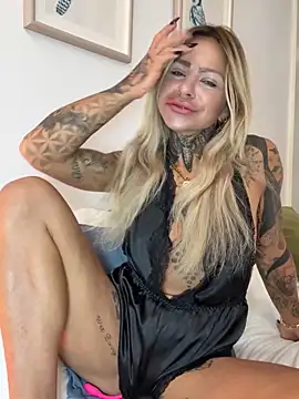 Divina X  online show from October 31, 2025, 3:51 am