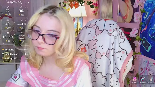 Snapshot of Coconut_Mia chatting on December 24, 2024, 12:00 am Coconut Mia online show from December 24, 2024, 12:00 am