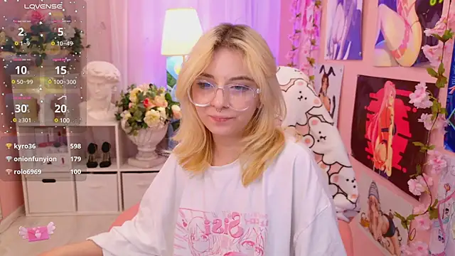 Snapshot of Coconut_Mia chatting on January 19, 2025, 3:39 am Coconut Mia online show from January 19, 2025, 3:39 am