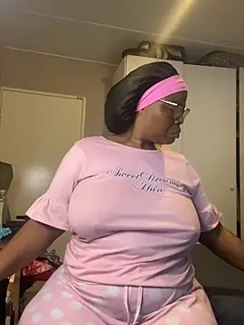 Nomthie online show from December 4, 2025, 4:11 am