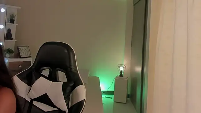 SavannahWildee online show from March 2, 2025, 2:32 pm