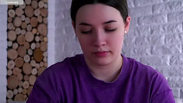 LowOncoming online show from April 9, 2026, 2:22 am