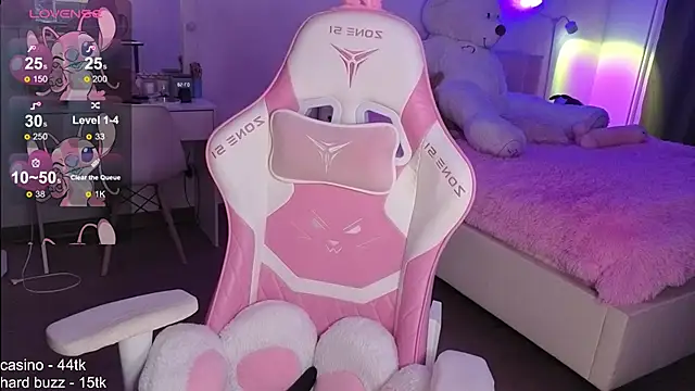 molly murrrr online show from October 28, 2025, 2:59 am