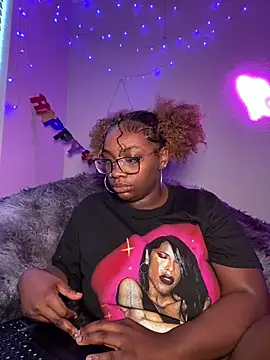 Snapshot of LillShayy chatting on November 8, 2025, 5:45 pm LillShayy online show from November 8, 2025, 5:45 pm