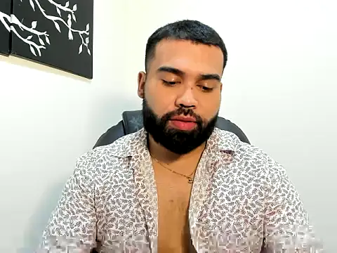 Snapshot of JEAN__TAUREAU chatting on October 31, 2025, 10:11 pm JEAN TAUREAU online show from October 31, 2025, 10:11 pm