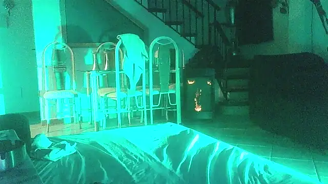 FJcouple online show from December 17, 2024, 5:58 pm