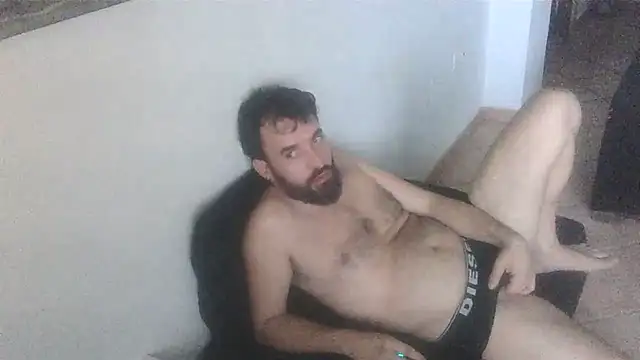 FJcouple online show from January 8, 2025, 12:58 pm