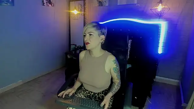 Maria fernandaxxx  online show from January 19, 2025, 8:30 pm