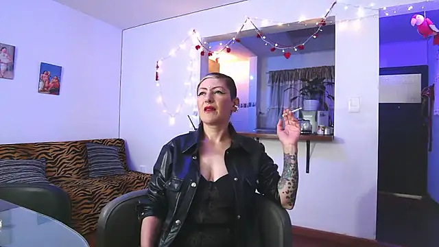 Maria fernandaxxx  online show from February 14, 2025, 10:04 pm