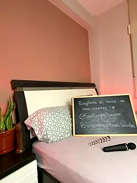 Snapshot of SOFIASWEETSECRETT chatting on November 7, 2025, 9:42 am SOFIASWEETSECRETT online show from November 7, 2025, 9:42 am