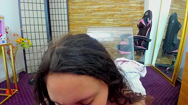 AishaRouhi online show from December 22, 2025, 6:10 am