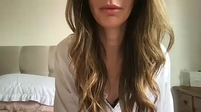 paolajonez online show from December 13, 2024, 11:13 am