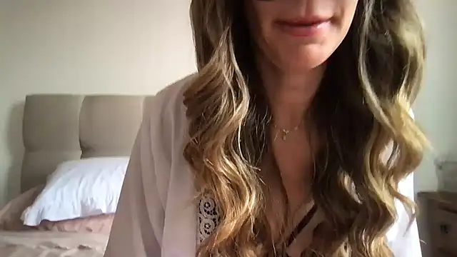 paolajonez online show from January 5, 2025, 3:34 pm