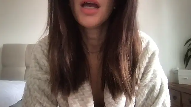 paolajonez online show from September 13, 2025, 12:16 pm