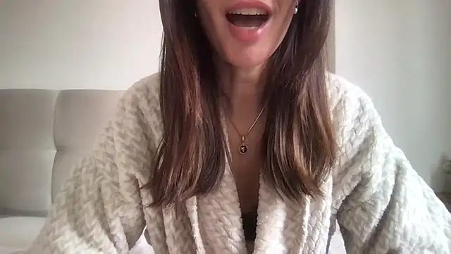 paolajonez online show from October 12, 2025, 12:48 pm