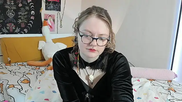 Snapshot of BebKonie chatting on March 22, 2025, 11:00 am BebKonie online show from March 22, 2025, 11:00 am