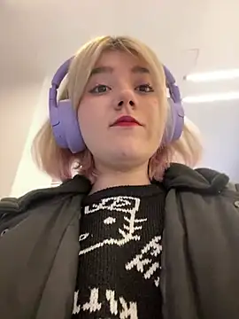 Baby  Naughty online show from December 12, 2024, 1:28 pm