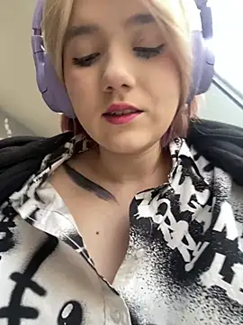 Baby  Naughty online show from February 5, 2025, 8:11 am