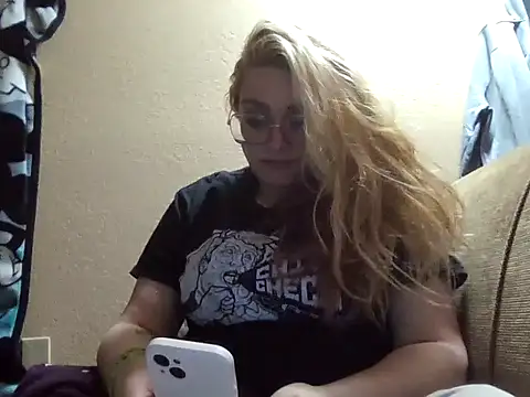 Snapshot of Lalalynn chatting on March 11, 2026, 9:37 am Lalalynn online show from March 11, 2026, 9:37 am