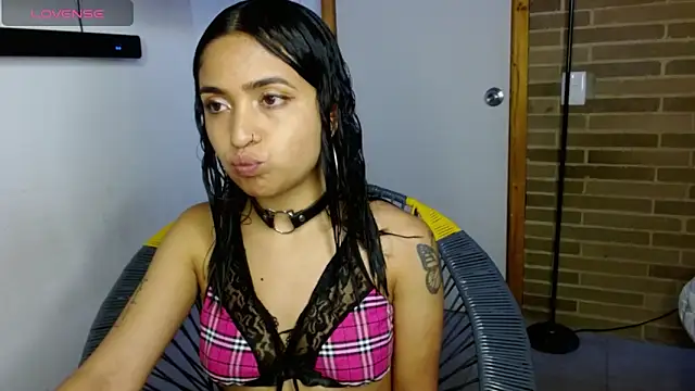 helenacyruss online show from October 28, 2025, 4:20 pm