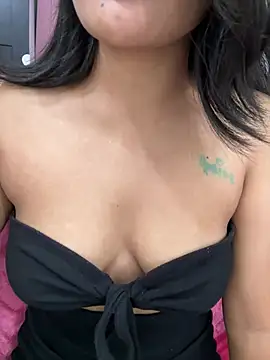 LeisyXO online show from March 24, 2026, 7:30 pm