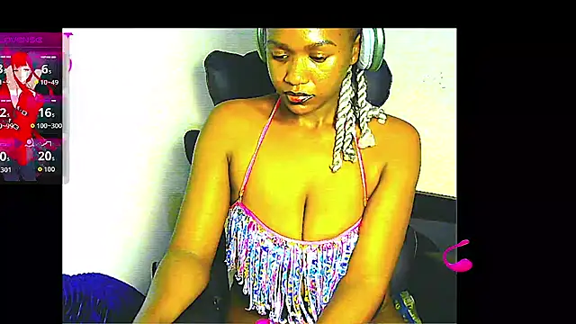 lilylovexx online show from October 21, 2025, 7:58 pm