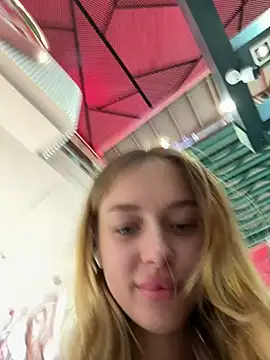 Snapshot of enjoy_my_beauty chatting on December 12, 2024, 4:26 am enjoy my beauty online show from December 12, 2024, 4:26 am