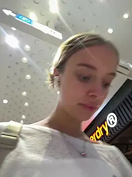 Snapshot of enjoy_my_beauty chatting on December 13, 2024, 4:22 am enjoy my beauty online show from December 13, 2024, 4:22 am