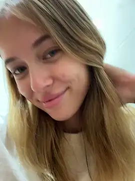 Snapshot of enjoy_my_beauty chatting on February 9, 2025, 4:36 am enjoy my beauty online show from February 9, 2025, 4:36 am
