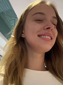 Snapshot of enjoy_my_beauty chatting on February 9, 2025, 7:38 am enjoy my beauty online show from February 9, 2025, 7:38 am
