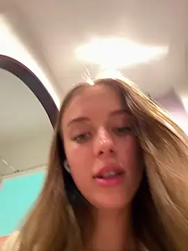 Snapshot of enjoy_my_beauty chatting on March 1, 2025, 4:47 am enjoy my beauty online show from March 1, 2025, 4:47 am