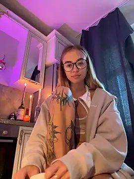 Snapshot of enjoy_my_beauty chatting on October 8, 2025, 6:00 am enjoy my beauty online show from October 8, 2025, 6:00 am