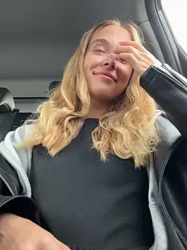 Snapshot of enjoy_my_beauty chatting on October 13, 2025, 7:08 am enjoy my beauty online show from October 13, 2025, 7:08 am