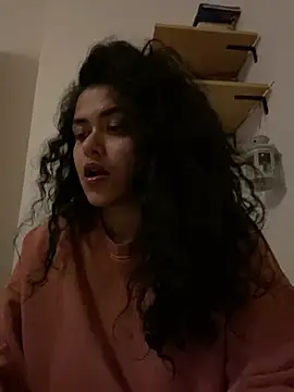 Curvydesifromgermany online show from December 30, 2024, 3:46 pm