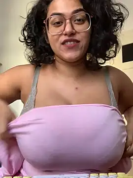 Curvydesifromgermany online show from February 19, 2025, 1:39 pm