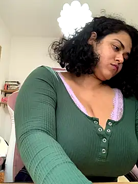 Curvydesifromgermany online show from October 16, 2025, 1:01 pm