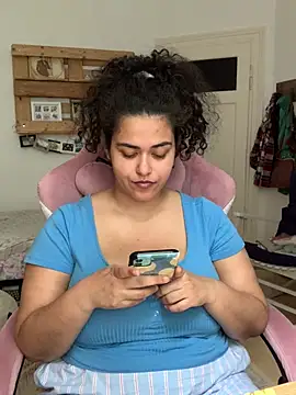 Curvydesifromgermany online show from July 2, 2026, 1:28 pm