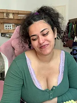 Curvydesifromgermany online show from July 13, 2026, 10:07 am