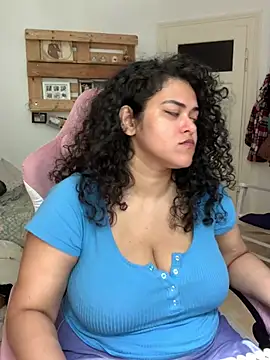 Curvydesifromgermany online show from July 17, 2026, 10:33 am