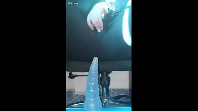 Haniiiiii online show from January 7, 2026, 1:41 am