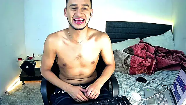 Snapshot of Kevin_Torres chatting on November 28, 2025, 10:29 am Kevin Torres online show from November 28, 2025, 10:29 am