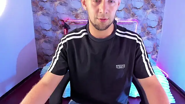 Snapshot of Damon_Bakert chatting on April 1, 2026, 10:18 pm Damon Bakert online show from April 1, 2026, 10:18 pm