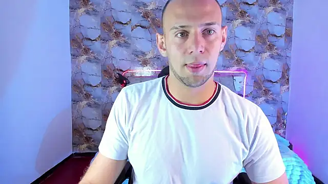 Snapshot of Damon_Bakert chatting on April 22, 2026, 2:18 pm Damon Bakert online show from April 22, 2026, 2:18 pm