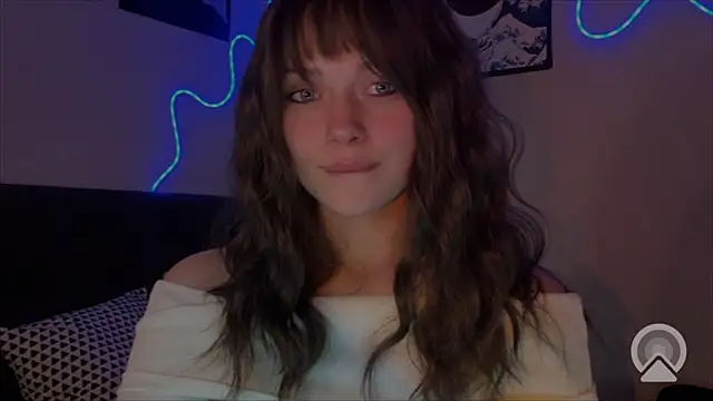 Emilia0 0 7 online show from February 26, 2026, 9:03 pm