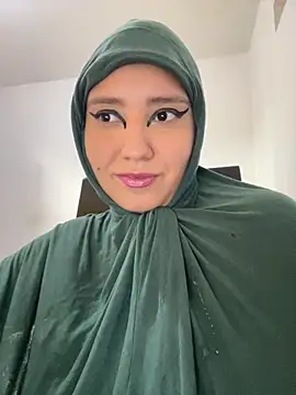 hannahayat online show from October 23, 2025, 2:38 pm