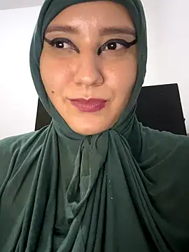 hannahayat online show from October 25, 2025, 2:52 am